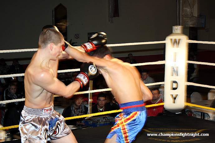 091218_0134_slonov-sahralian_k1_fight_night_ii.jpg