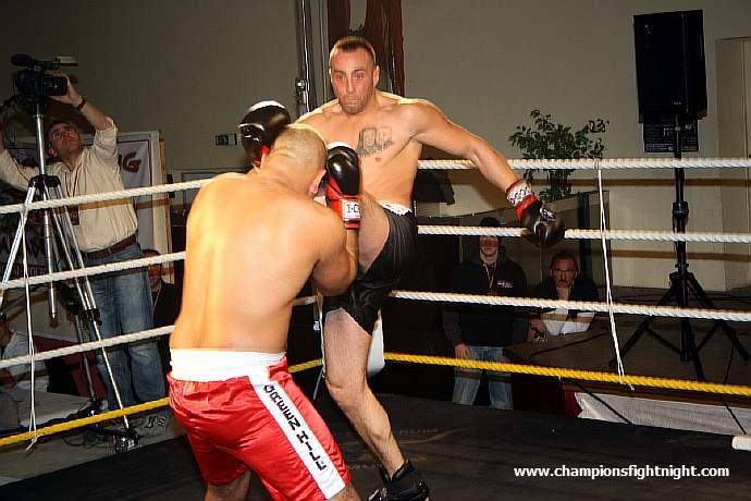 091218_0443_ocaktuerk-akrouch_k1_fight_night_ii.jpg