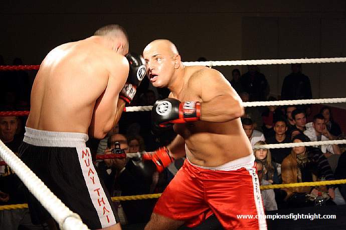 091218_0447_ocaktuerk-akrouch_k1_fight_night_ii.jpg