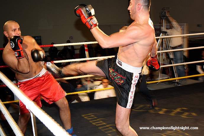 091218_0449_ocaktuerk-akrouch_k1_fight_night_ii.jpg