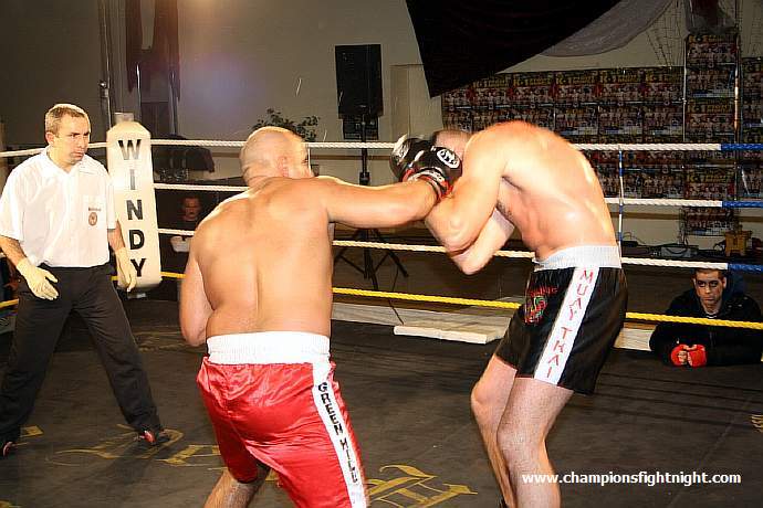 091218_0457_ocaktuerk-akrouch_k1_fight_night_ii.jpg