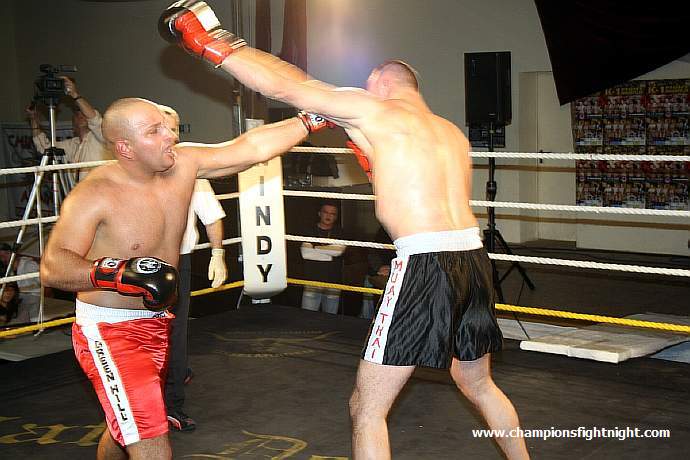 091218_0459_ocaktuerk-akrouch_k1_fight_night_ii.jpg