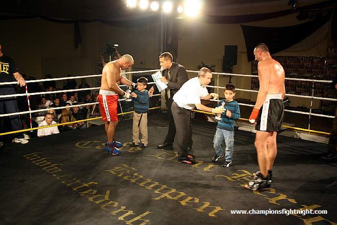 091218_0463_ocaktuerk-akrouch_k1_fight_night_ii.jpg