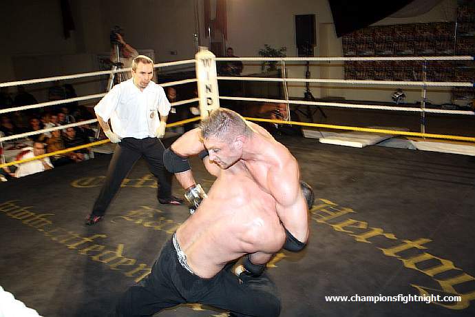 091218_0540_densiz-moser_k1_fight_night_ii.jpg