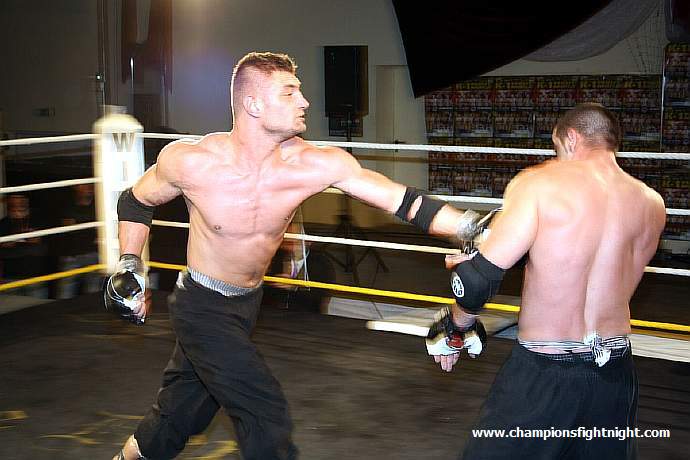 091218_0555_densiz-moser_k1_fight_night_ii.jpg