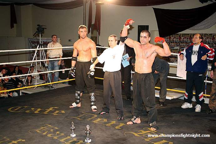 091218_0567_densiz-moser_k1_fight_night_ii.jpg