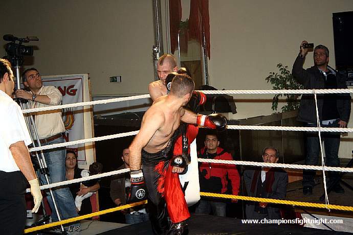 091218_0648_brueggen-kurnaz_k1_fight_night_ii.jpg